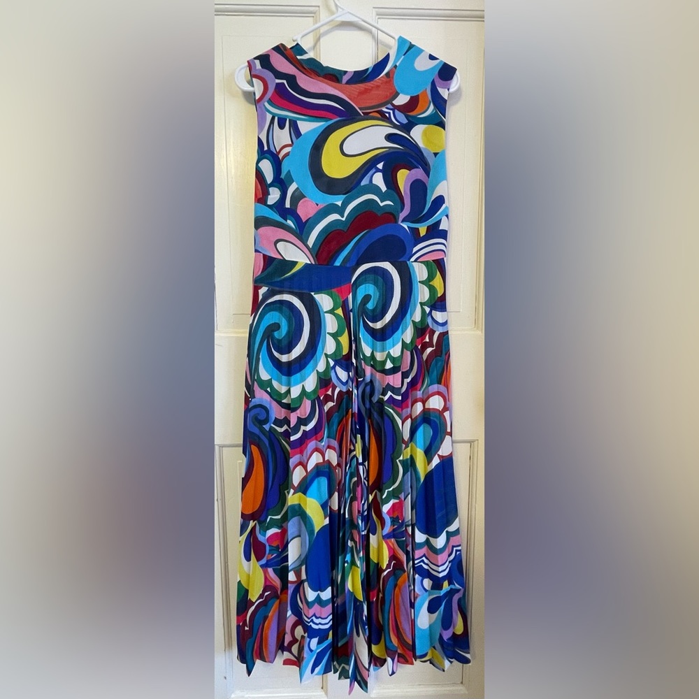 EUC Boden pleated midi dress.